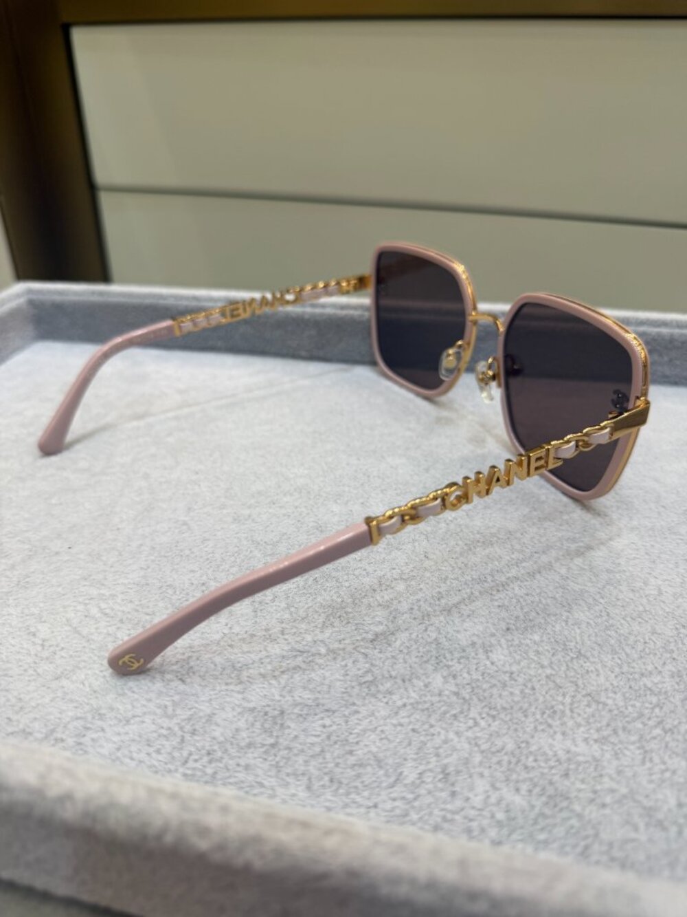 NWT CHANEL Pink Square Sunglasses with Gold Leather Chain Temples - Picture 6 of 9